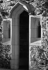 Comms_Sm_arched doorway_2000.jpg.jpg