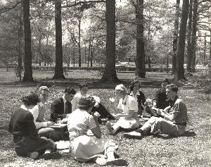 Life_1940s_students_outside.JPG.jpg