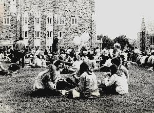 Life_early_1970s_students_outside.JPG.jpg