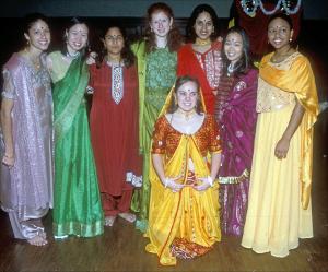 Diwali_women_group_photo_20001102.jpg.jpg